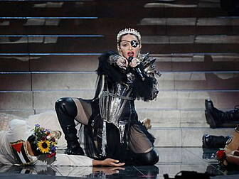 Madonna Slammed For Out Of Tun...